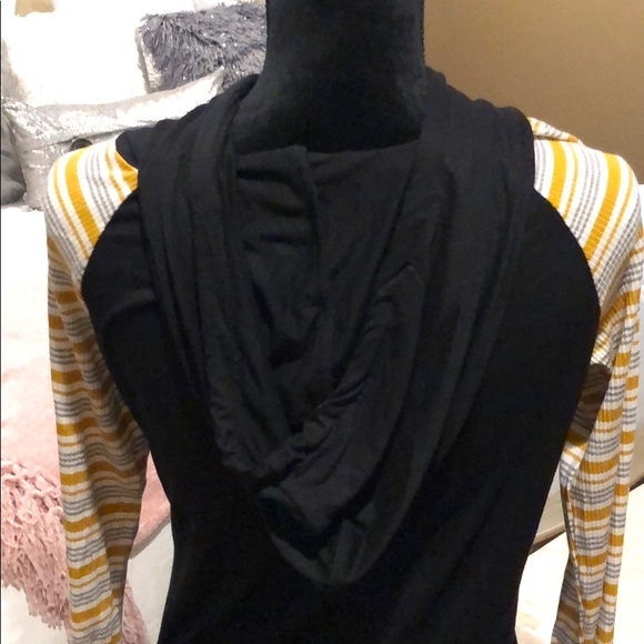 Tunic - Picture 5 of 5